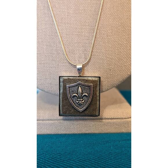 Fleur De Lis Shield On Stone Pendant on 18K Gold Plated 23" Silver Snake Chain - Picture 3 of 8